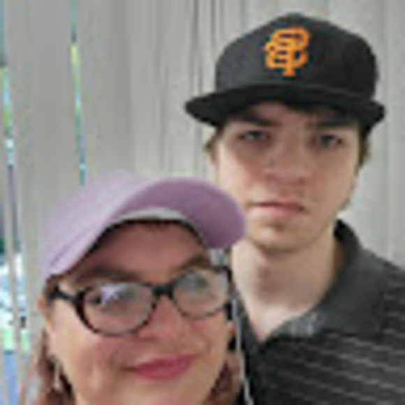 Meet your Posher, Kari-beth - Picture 1 of 1